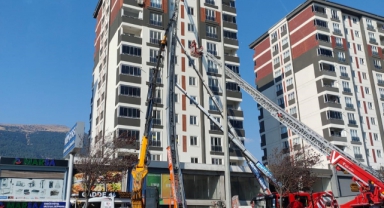 Yük Asansörü Rüzgara Dayanamadı