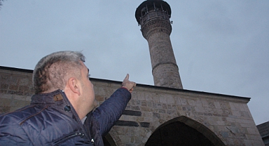 Fransızların Attığı Patlamamış Top Mermisi Cami Enkazında Bulundu