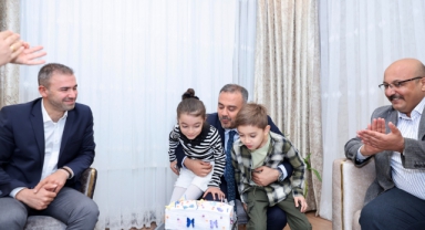 Başkan Toptaş’tan Şehit Öğretmenin Kızı Gökçe’ye Doğum Günü Sürprizi