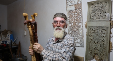 Kahramanmaraş’ta 50 Yıllık Baston Ustası Kartal Başlı Bastonlar Üretiyor