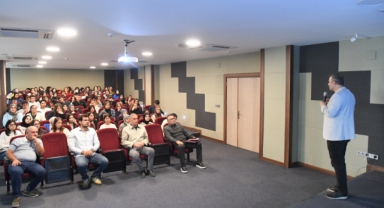 Onikişubat Belediyesi, Öğrencileri Türkiye Dereceleri İle Bilinen Zekeriya Abanoz’la Buluşturdu