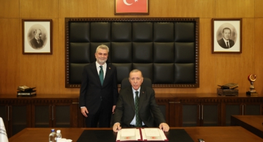 Cumhurbaşkanı Erdoğan, Büyükşehir Belediyesini Ziyaret Etti