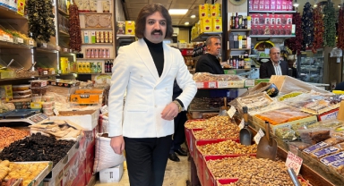 Ferdi Tayfur Tarzıyla Zamanı Durduran Kahramanmaraşlı