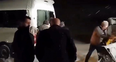 Kahramanmaraş'ta Karda Mahsur Kalan 10 Öğretmen Kurtarıldı