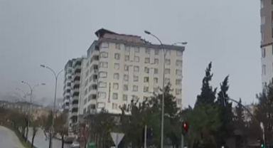 Kahramanmaraş'ta Rüzgâr Çatıları Uçurdu