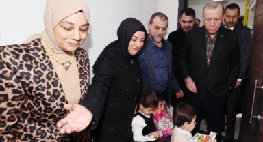 Cumhurbaşkanı Erdoğan, Gaziantep'te Depremzede Aileye Misafir Oldu