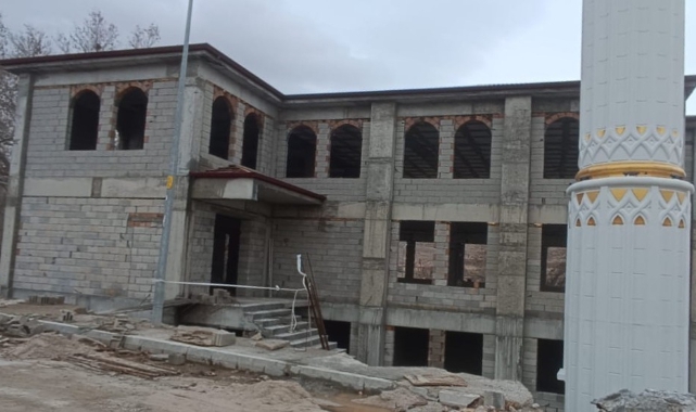Depremde Yıkılan Cami Yeniden Yapılıyor
