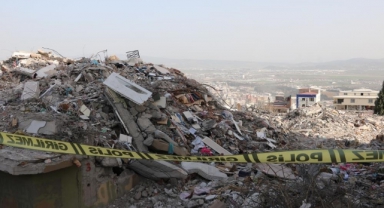 Eski Belediye Başkanına Deprem Davasında 16 Yıl 3 Ay Hapis Cezası