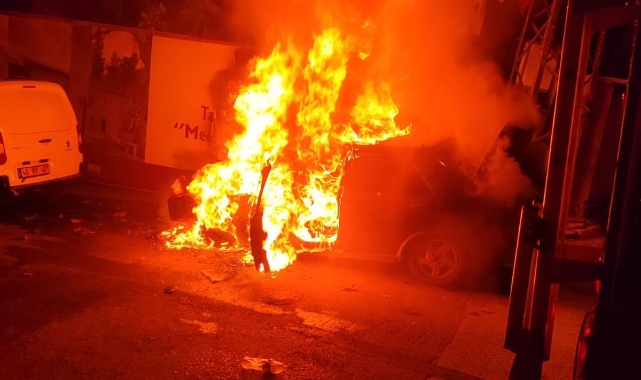 Kahramanmaraş'ta Otomobil Yangını