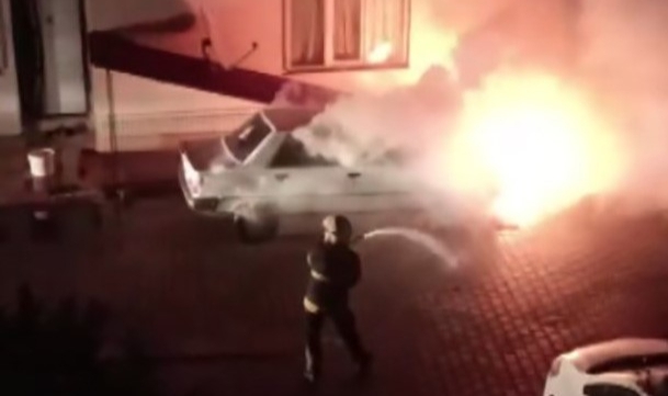 Kahramanmaraş’ta Seyir Halindeki Otomobilde Yangın