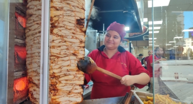 14 Yaşında Dönerci Ustası Oldu