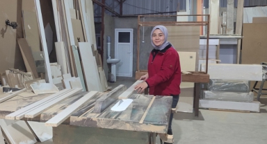19 Yaşındaki Hatice, Mobilya Ustası Oldu