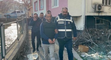 Ensesinden Yaralanan Kadın Altınları İçin Vurulmuş