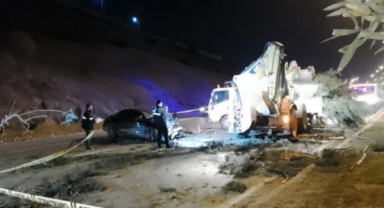 Kahramanmaraş'ta Otomobil İş Makinesine Çarptı: 1 Ölü