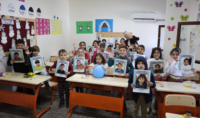 Kahramanmaraş'taki Konteyner Kentte Karne Heyecanı