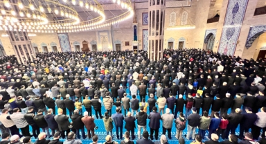 Regaip Kandili'nde Abdülhamid Han Camii Doldu Taştı