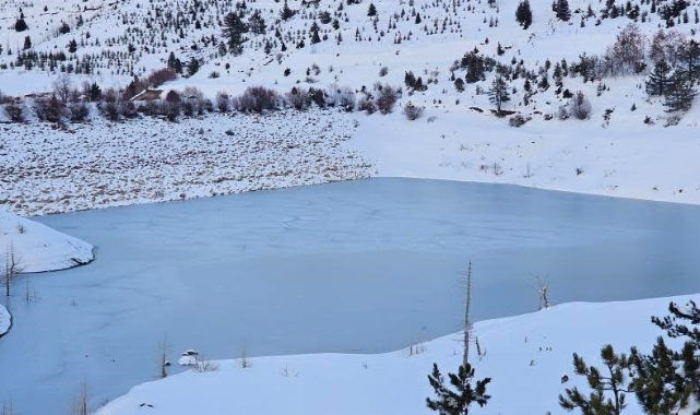 Akdeniz'in Sibirya'sı Göksun'da Değirmendere Göleti Dondu