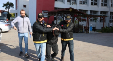 Kendisini Borçlandıran Patronunu Öldürdü, Çekiciye Yüklediği Otomobiyle İstanbul'a Kaçtı