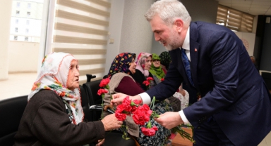 Başkan Görgel’den Bayramda Huzurevine Ziyaret