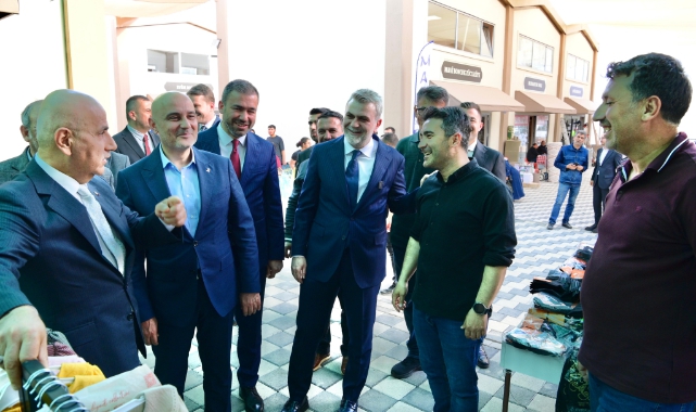 Başkan Görgel, Derepazarı Çarşısı’nda Esnaf ve Vatandaşlarla Bir Araya Geldi