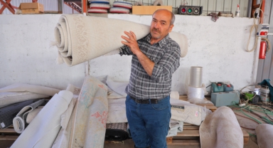 Depremin Üzerinden 2 Yıl Geçti: Yıkamacıda Kalan Halılar, Sahiplerinin Hayrına İhtiyaç Sahiplerine Verildi