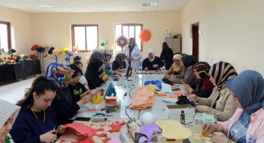 Kadınlar Büyükşehir’in Kursunda Hem Sosyalleşiyor Hem Üretiyor