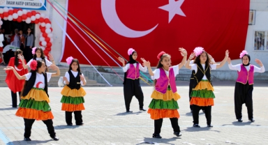 Kahramanmaraş'ta Barınma Merkezinde 23 Nisan Coşkusu