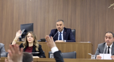 Onikişubat Belediye Meclisi, Vefat Eden Menderes Akıllı’yı Unutmadı
