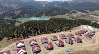Orman ve Baraj Manzaralı Deprem Konutları