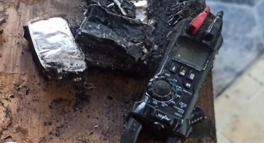 Şarjdaki Telefonun Bataryası Patladı