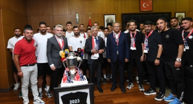 Başkan Görgel, “İstiklalspor’umuzun Şampiyonluğu Şehrimize Hayırlı Olsun”