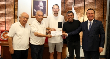 Başkan Narlı’dan Gol Kralı Aykut Çift’e Özel Ödül!