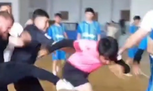 Liseler Arası Futsal Turnuvasında Hakem ve Öğretmen Arasında Kavga Çıktı