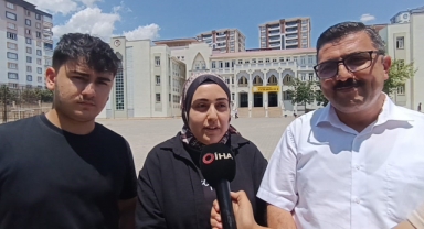 6 Üniversite Bitiren Baba, Kızıyla Aynı Sınıfta, Oğluyla Aynı Okulda Sınava Girdi