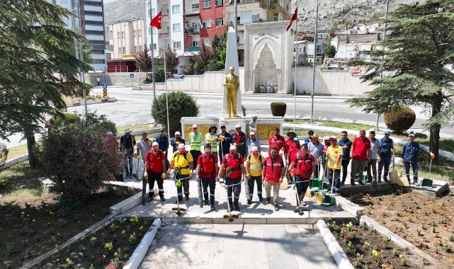 Kahramanmaraş Büyükşehir Belediyesinden, Elbistan’da Temizlik Seferberliği