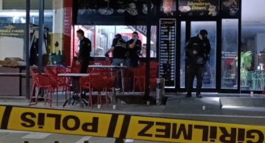 Kahramanmaraş'ta İki Grup Arasında Çıkan Silahlı ve Bıçaklı Kavga Kamerada: 1 Ölü, 1 Yaralı