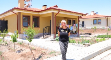 Modern Köy Evlerinin Teslimi Sürüyor, Bayrama Yeni Yuvalarında Girdiler