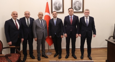 AK Parti Kahramanmaraş Heyeti, Sanayi ve Teknoloji Bakanı Kacır ile Görüştü