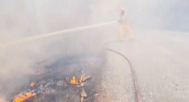 'Allah Bizimle Beraber, Korkmayın' Diyerek Alevlere Daldılar