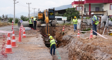 Batı Mahallelerinin Yeni Altyapısı Hızla Yükseliyor