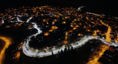 Kahramanmaraş Büyükşehir Belediyesi Andırın'ın Prestij Caddesini Yeniledi