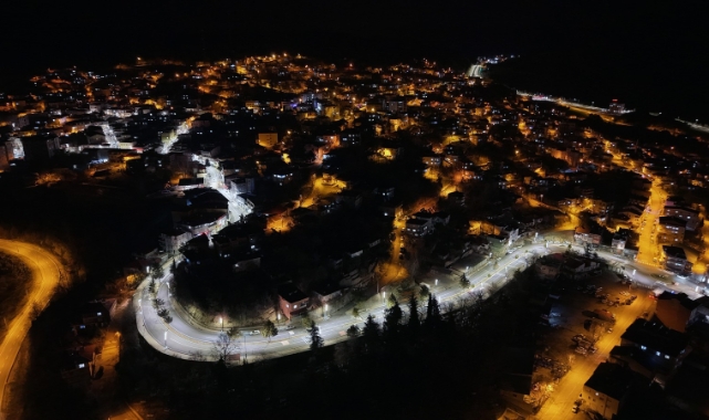 Kahramanmaraş Büyükşehir Belediyesi Andırın'ın Prestij Caddesini Yeniledi