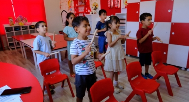 Onikişubat Belediyesi’nin ‘Minik Kalpler Yaz Okulu’nda eğitim heyecanı başladı