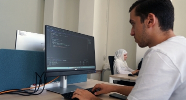 Pusula Maraş Bilim Akademisi’nde Gençler Geleceğe Kod Yazıyor