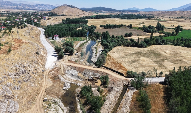 Büyükşehir’den Göksun’da Yarım Asırlık Köprünün Yerine Modern Bağlantı