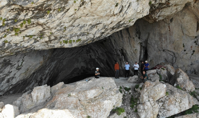 Engizek Yaylası'ndaki Mağara Turizme Kazandırılmayı Bekliyor