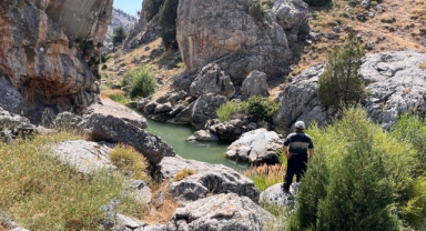 Kayaların Arasında Oluştu, Manzarasıyla Büyülüyor
