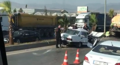 Otomobil Tankere Çarptı Sürücü Ağır Yaralandı