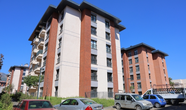 Depremin Simgesi Ebrar Sitesi'nde Yeni Hayat Başladı: 678 Konut ve 99 İş Yeri Tamamlandı