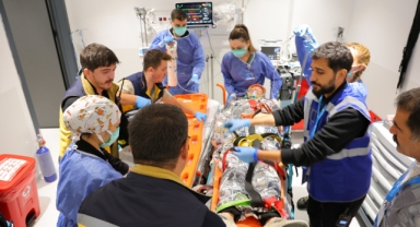 Gerçeğini Aratmayan Tatbikat: Hasta Yakınları Sinir Krizi Geçirdi, Güvenlik Görevlilerine Saldırdı